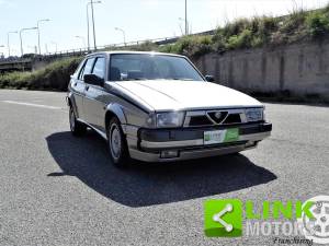 Bild 10/10 von Alfa Romeo 75 1.8 Turbo (1988)