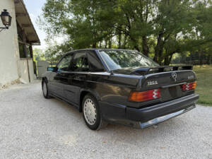 Image 7/8 of Mercedes-Benz 190 E 2.5-16 (1990)