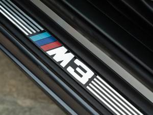 Image 15/50 of BMW M3 (2002)
