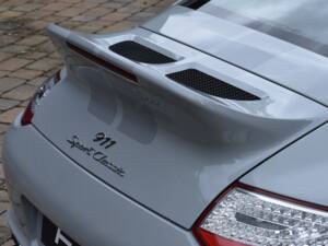 Image 12/50 of Porsche 911 Sport Classic (2010)