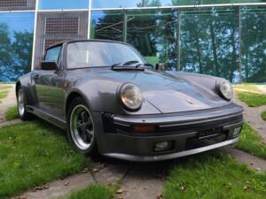 Image 72/104 of Porsche 911 Carrera 3.2 (1986)