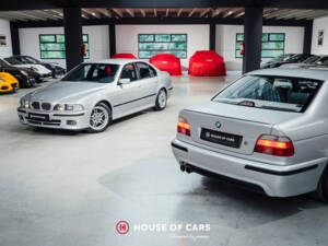 Image 1/23 de BMW 540i (1999)