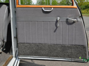 Image 16/50 of Mercedes-Benz 220 (1952)