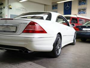 Imagen 28/32 de Mercedes-Benz CL 65 AMG (2005)