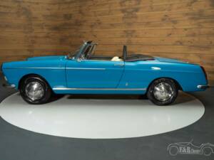 Image 2/6 de Peugeot 404 Convertible (1967)