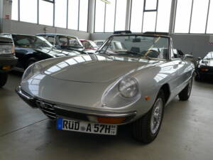 Bild 29/32 von Alfa Romeo 2000 Spider Veloce (1981)