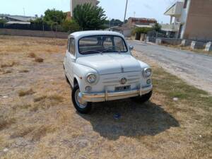 Image 2/7 of FIAT 600 D (1964)