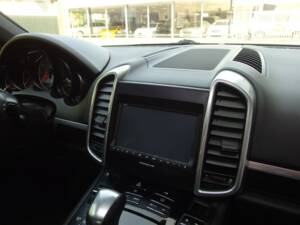 Image 57/98 of Porsche Cayenne S (2010)