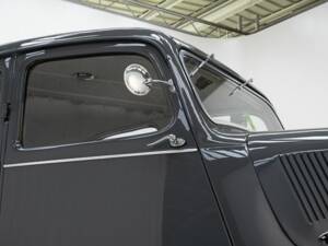 Image 13/15 of Citroën Traction Avant 11 BL (1950)