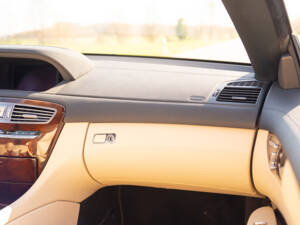 Image 48/67 of Mercedes-Benz CL 500 (2006)