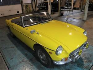 Image 39/50 of MG MGB (1967)