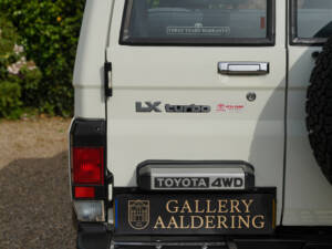 Immagine 10/50 di Toyota Land Cruiser 2.4 LX Turbo (1992)