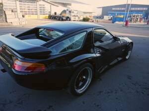 Image 8/67 of Porsche 928 S4 (1988)