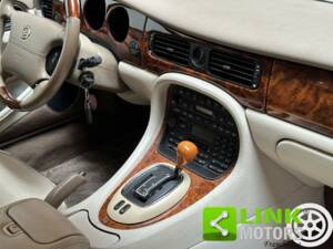 Bild 10/10 von Daimler XJ 6 4.0 (1998)