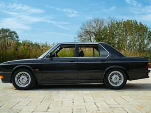 Immagine 5/50 di BMW M 535i (1985)