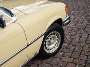 Image 2/40 of Mercedes-Benz 350 SE (1975)