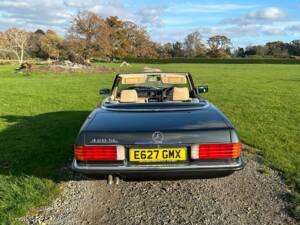 Image 7/71 of Mercedes-Benz 420 SL (1988)