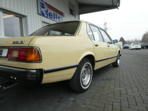 Image 20/23 of BMW 730 (1977)