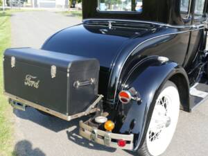 Image 7/13 of Ford Model A De Luxe (1930)