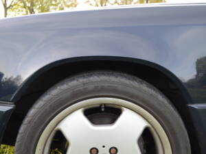 Image 13/22 of Mercedes-Benz 300 CE-24 (1993)