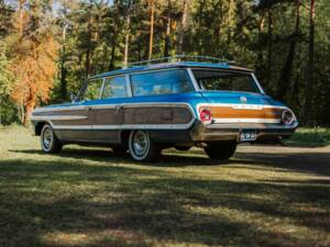 Immagine 3/20 di Ford Country Squire Station Wagon (1964)