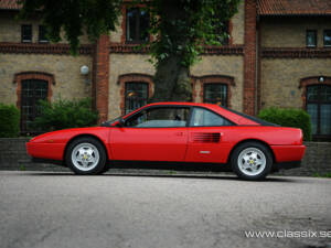 Image 12/23 de Ferrari Mondial T (1989)