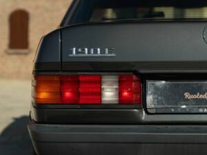 Image 20/50 de Mercedes-Benz 190 E (1988)