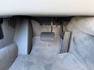 Bild 29/40 von BMW 850i (1991)