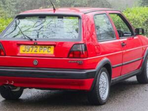 Bild 3/25 von Volkswagen Golf II GTi 16V 1.8 (1991)