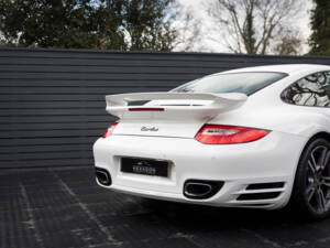 Image 14/27 of Porsche 911 Turbo (2010)