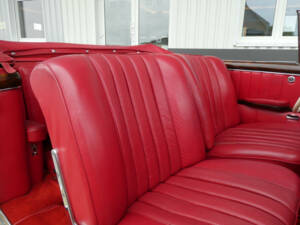 Immagine 14/29 di Mercedes-Benz 220 SE Cabriolet (1960)