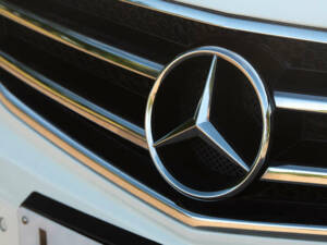 Immagine 39/50 di Mercedes-Benz C 63 AMG T (2009)