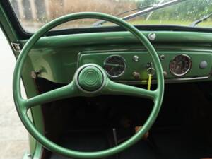 Bild 45/50 von FIAT 500 C Furgonato (1951)