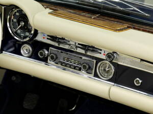 Image 13/21 of Mercedes-Benz 280 SL (1969)