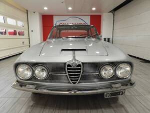 Image 2/15 of Alfa Romeo 2600 Sprint (1964)