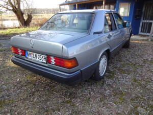 Afbeelding 4/10 van Mercedes-Benz 190 E 2.3 (1991)