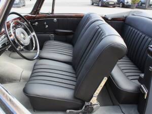 Image 12/30 of Mercedes-Benz 220 SE Cabriolet (1959)