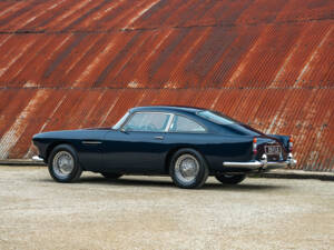 Image 4/33 de Aston Martin DB 4 (1963)