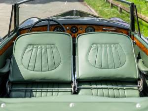 Image 30/37 of Bentley S 1 Continental DHC (1955)