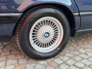 Immagine 85/99 di BMW 735i (1988)