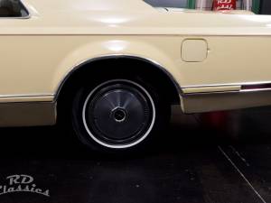 Image 43/49 of Lincoln Continental Mark V (1979)