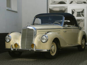 Immagine 2/27 di Mercedes-Benz 220 Cabriolet A (1952)