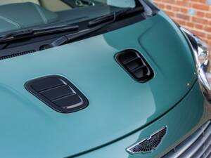 Image 26/50 of Aston Martin Cygnet (2013)