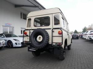 Image 4/19 of Land Rover 109 (1977)