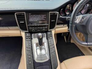 Immagine 28/36 di Porsche Panamera 4S (2009)