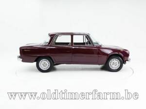 Immagine 6/15 di Alfa Romeo Giulia 1300 Super (1972)