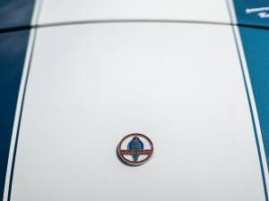 Image 4/44 of Everett-Morrison Shelby Cobra (1968)