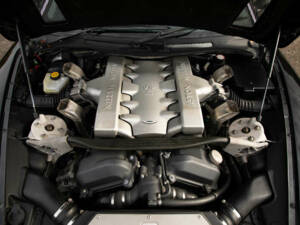 Imagen 45/50 de Aston Martin V12 Vanquish S (2005)