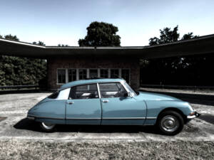 Image 11/30 of Citroën DS 23 Pallas (1975)