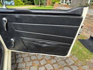 Image 23/30 of Triumph TR 6 PI (1970)